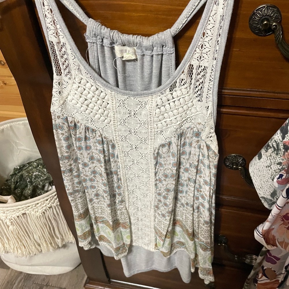 Medium tank top